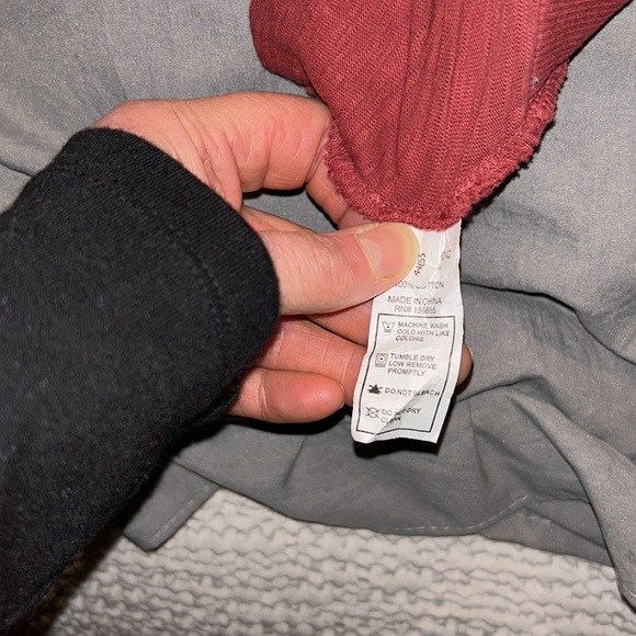 Women’s MODODOC LOS ANGELES/XL CRANBERRY medium Wait pull over top gently used - Picture 10 of 10